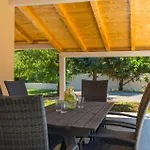Villa Nezakcij